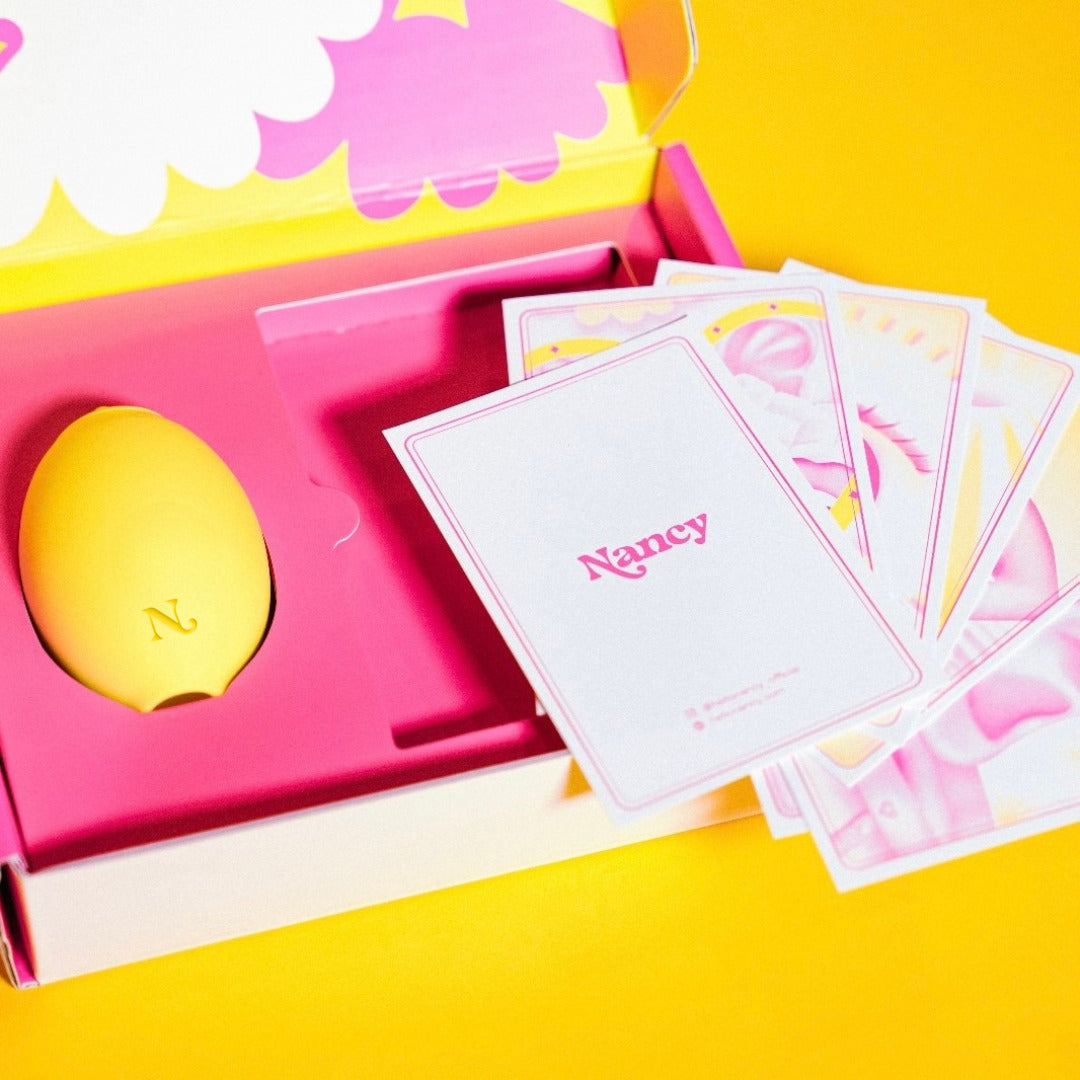 Lem lemon clitoral vibrator — travel pouch